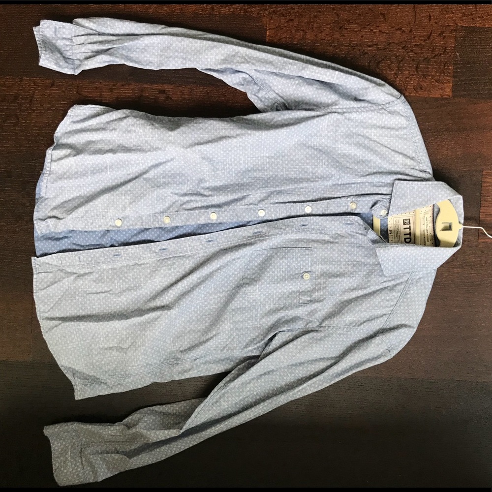 Casual button down shirt medium
